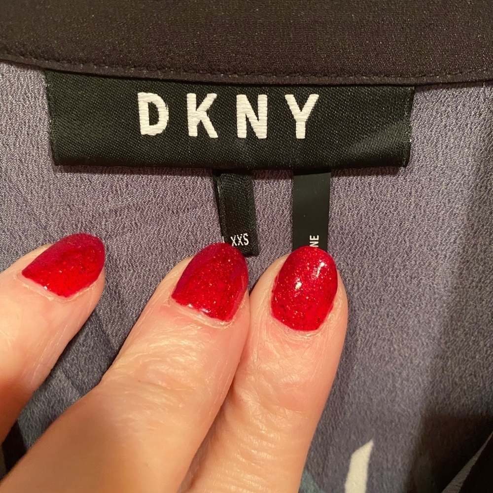 DKNY LONG SLEEVE BUTTON UP NEW YORK SKYLINE DRESS TOP / BLOUSE SIZE XXS - Picture 6 of 13